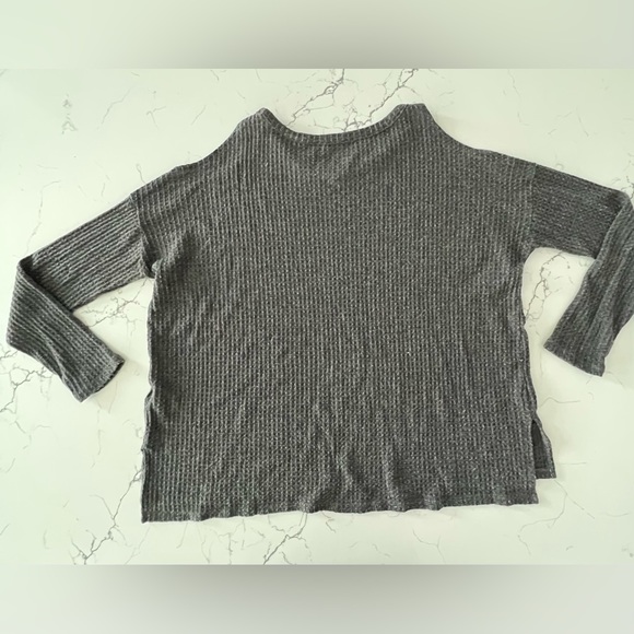 AE SOFT & SEXY WAFFLE PLUSH COLD SHOULDER TOP - Picture 4 of 4